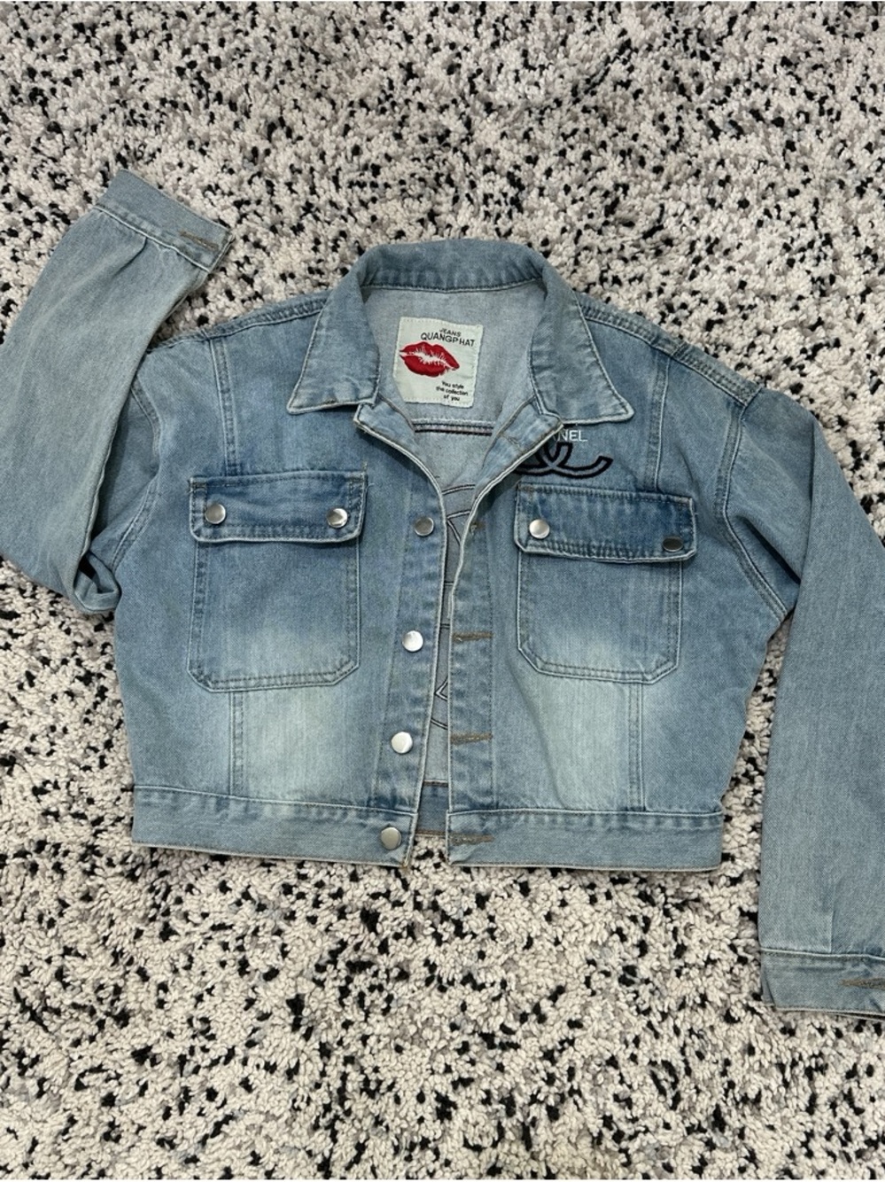 Light‎ Wash Denim Jacket with Lip Patch